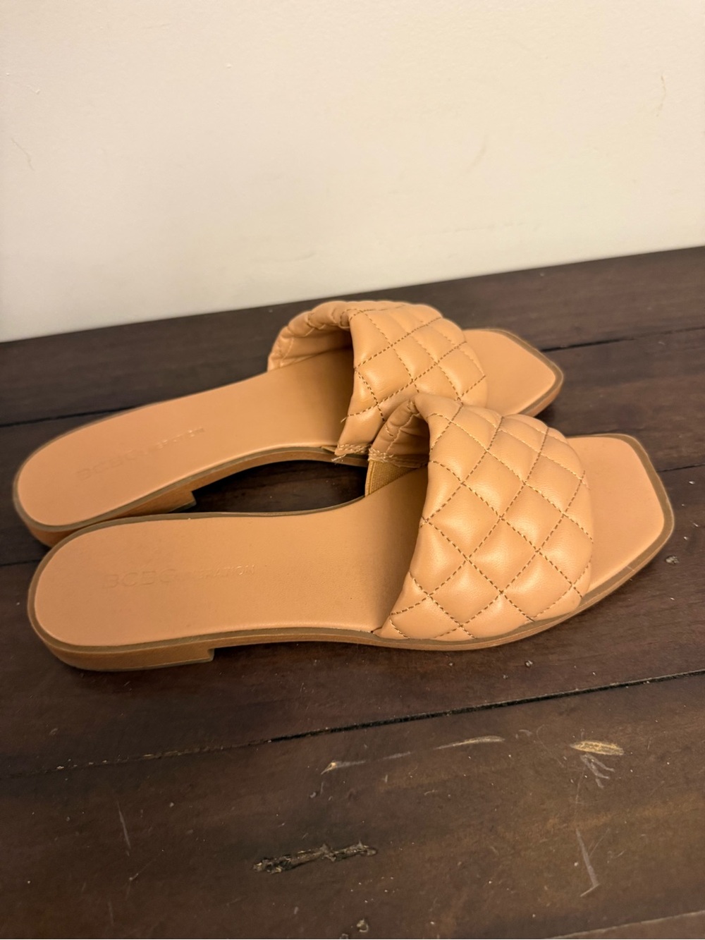 BCBG Generation Laila Nude Quilted Slide Sandals Women’s Size 7